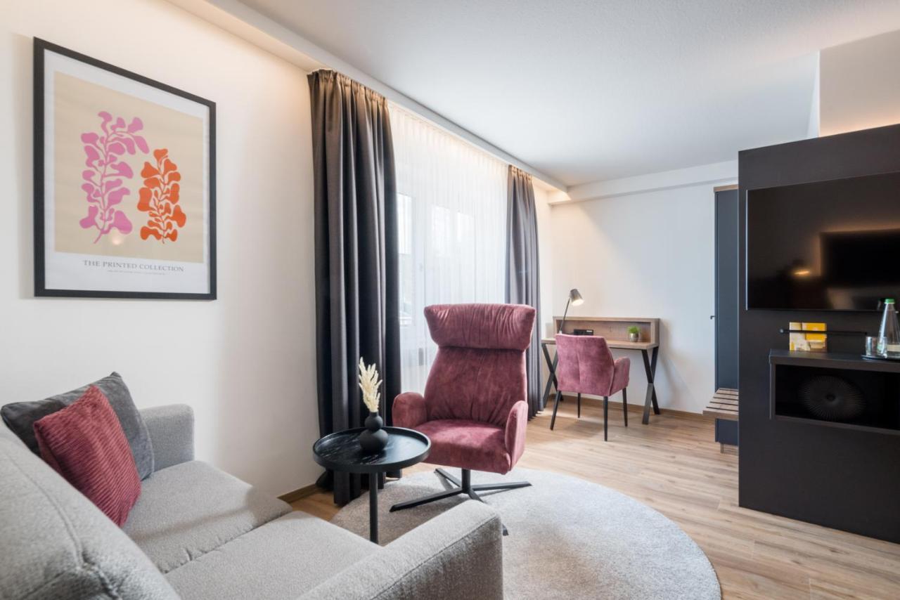 Landhotel Sonne Neuendettelsau Bagian luar foto