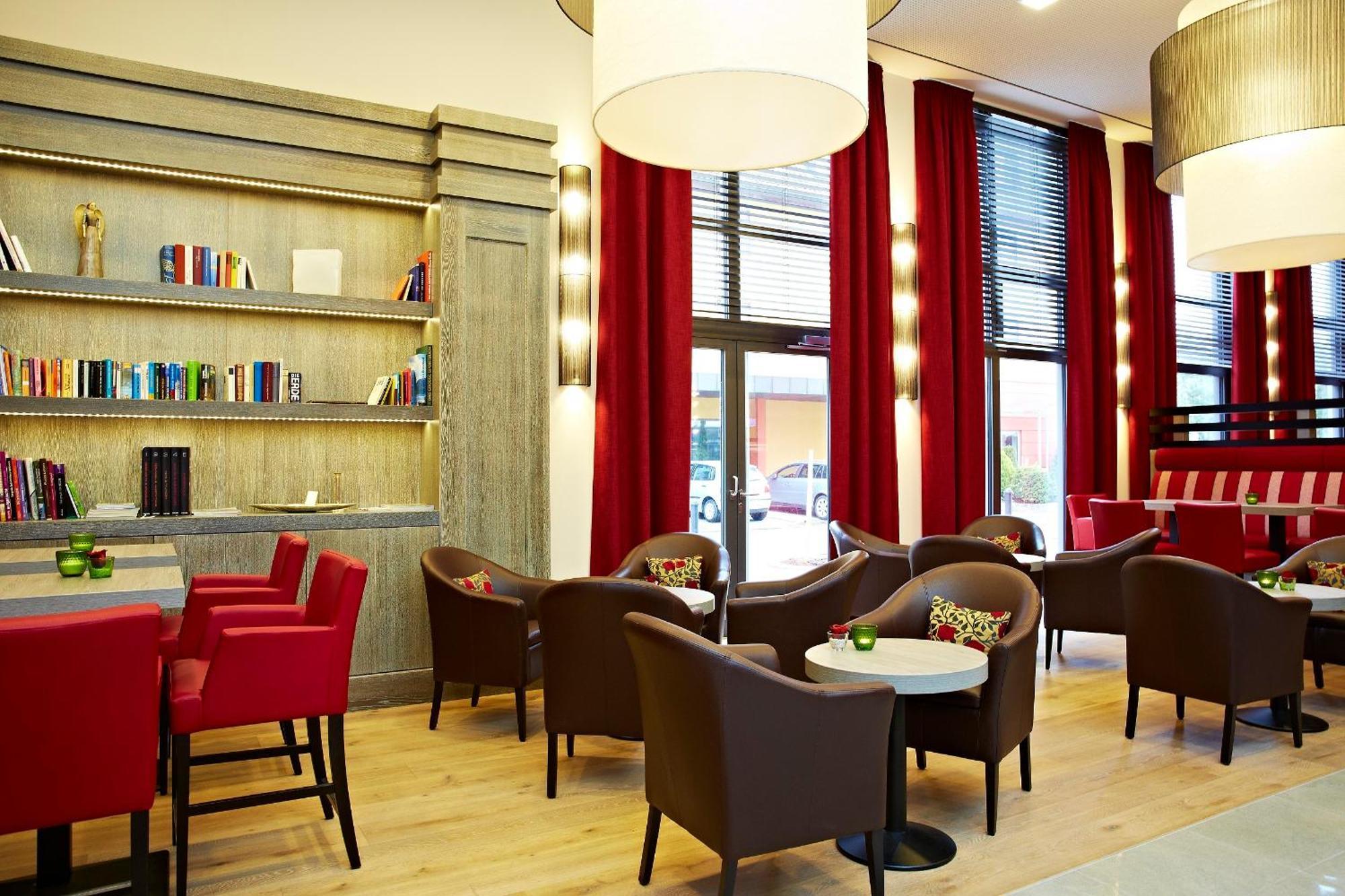 Landhotel Sonne Neuendettelsau Bagian luar foto