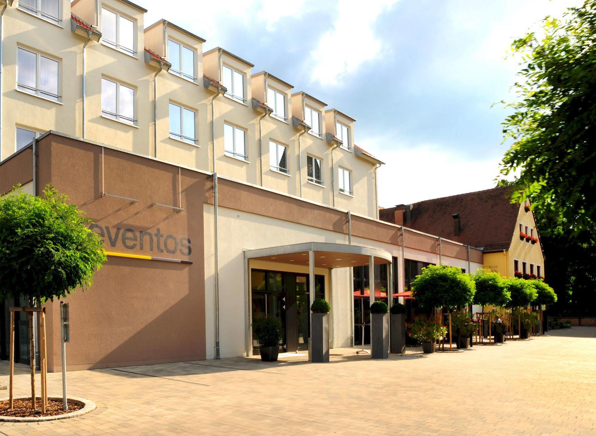 Landhotel Sonne Neuendettelsau Bagian luar foto